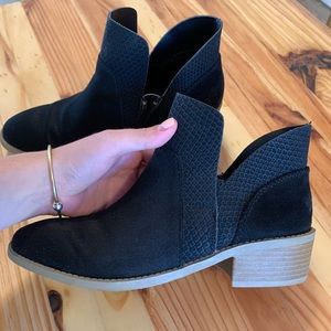 American Eagle Ankle Bootie